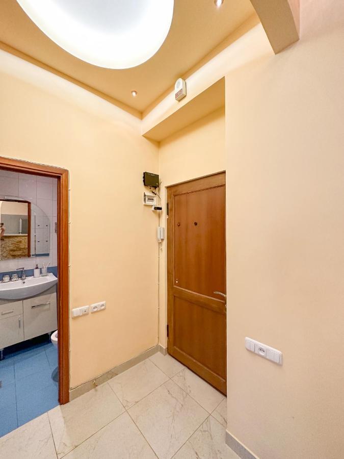 в центре под рукой все событие Apartment
